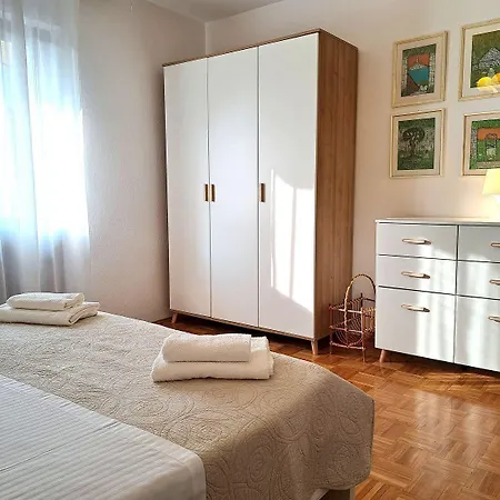 Helles Mit Idyllischem Grillplatz, Babybett, Privatparkplatz