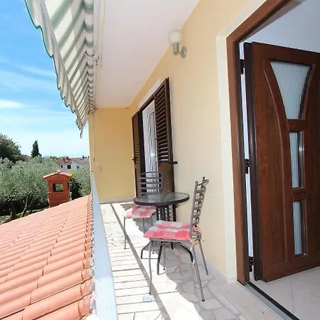 Helles Mit Idyllischem Grillplatz, Babybett, Privatparkplatz * Rovinj