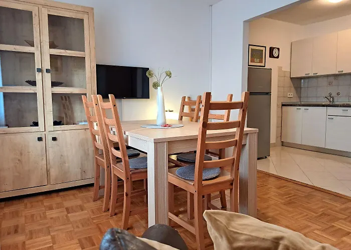 Helles Mit Idyllischem Grillplatz, Babybett, Privatparkplatz Appartement