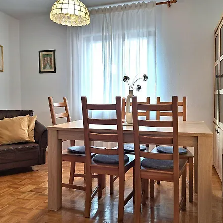 Helles Mit Idyllischem Grillplatz, Babybett, Privatparkplatz