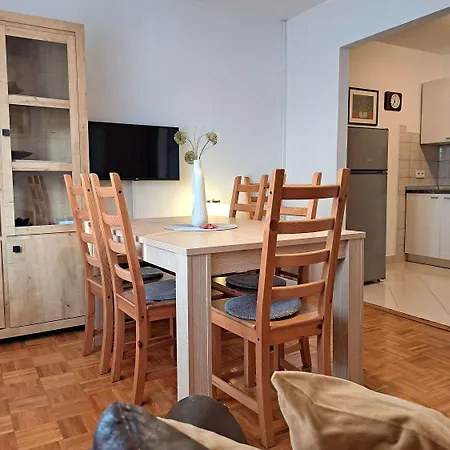 Helles Mit Idyllischem Grillplatz, Babybett, Privatparkplatz Apartman