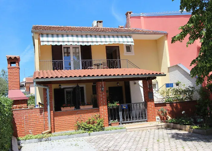 Helles Mit Idyllischem Grillplatz, Babybett, Privatparkplatz * Rovinj
