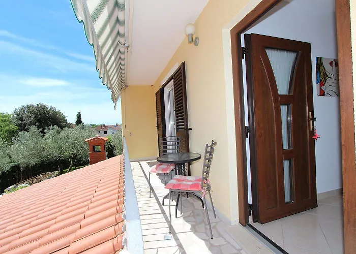 Helles Mit Idyllischem Grillplatz, Babybett, Privatparkplatz * Rovinj